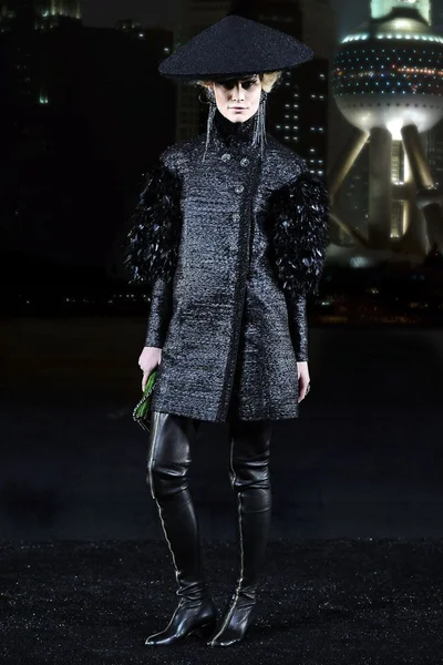 Look 11